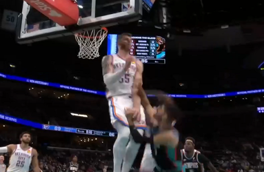 阿尔达马抛投打成2+1追平比分，哈滕5犯被替换。