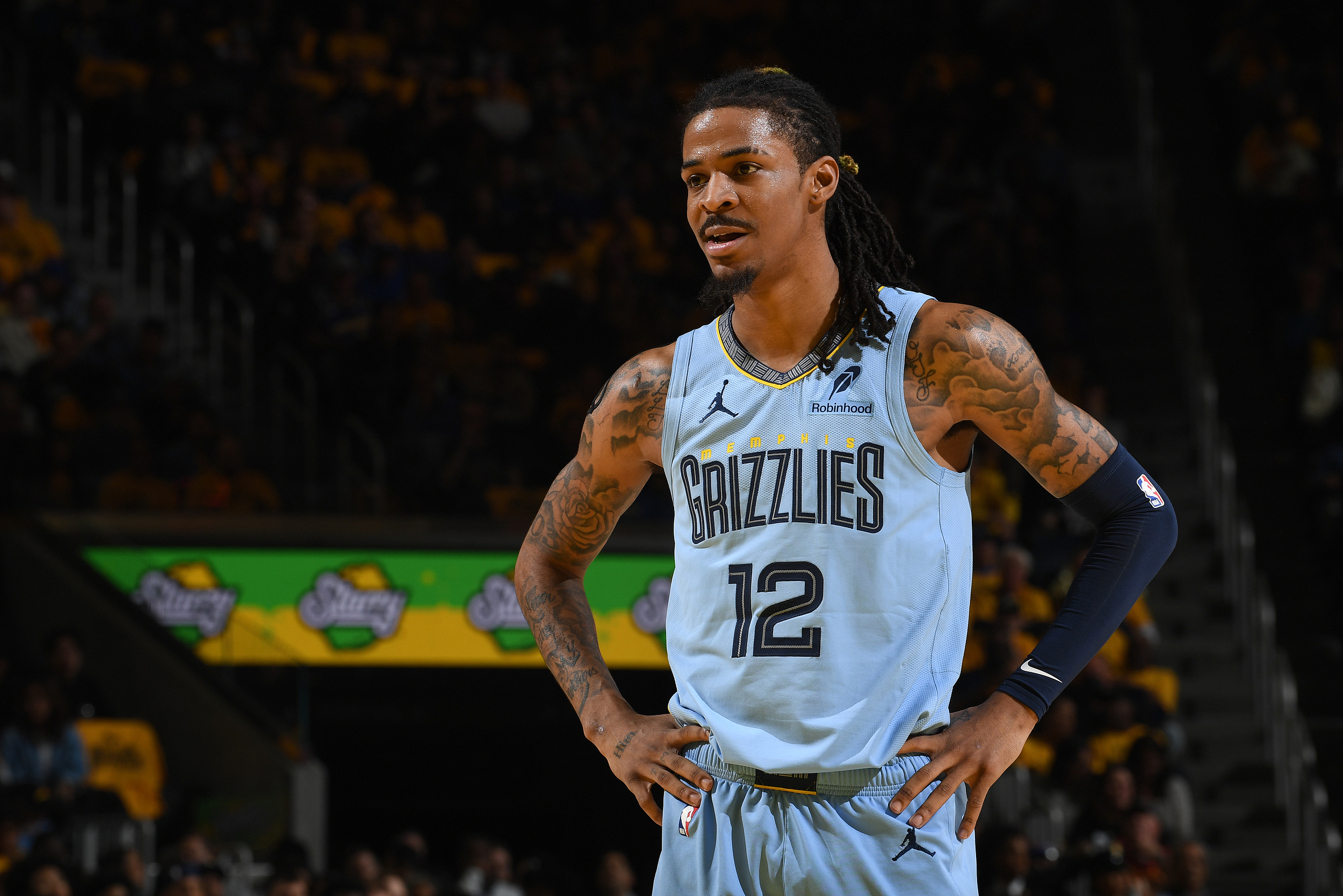 开放？莫兰特最近5场比赛场均15分，命中率27.6%+10.1%