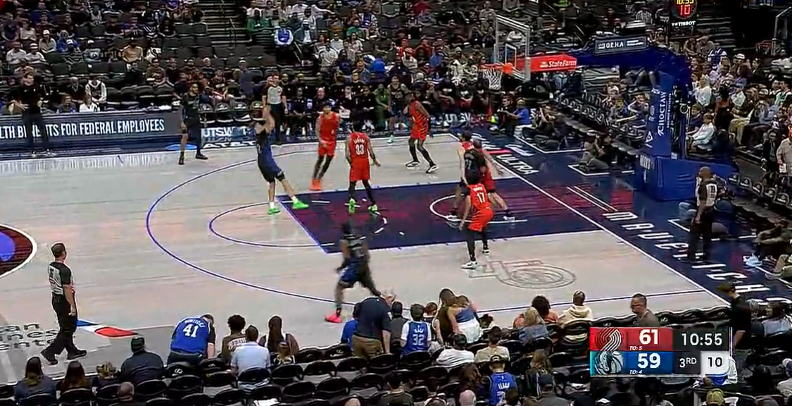 第三节，弗拉格连续4分追平比分，上半场只得到2分。