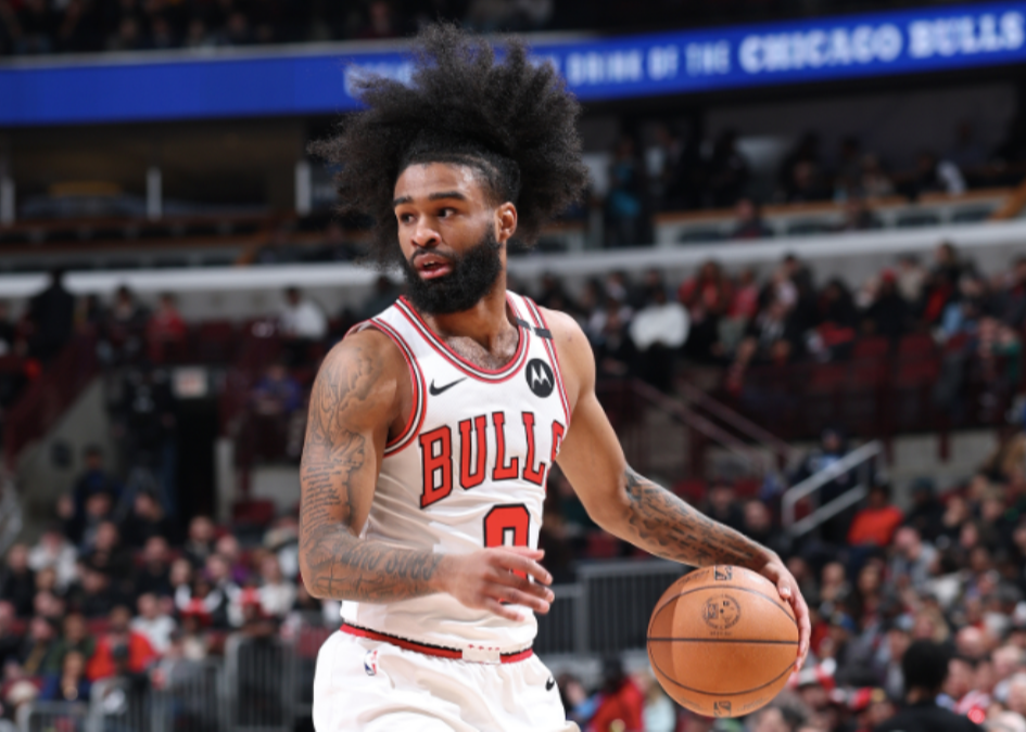 科比·怀特复出首秀砍下全队最高分27分，加时赛命中压哨绝平。