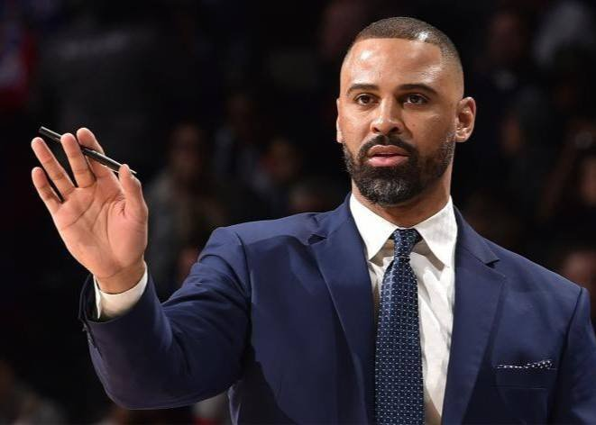 主动改变阵容！火箭队再一次排出了五个首发阵容，双塔大战骑士