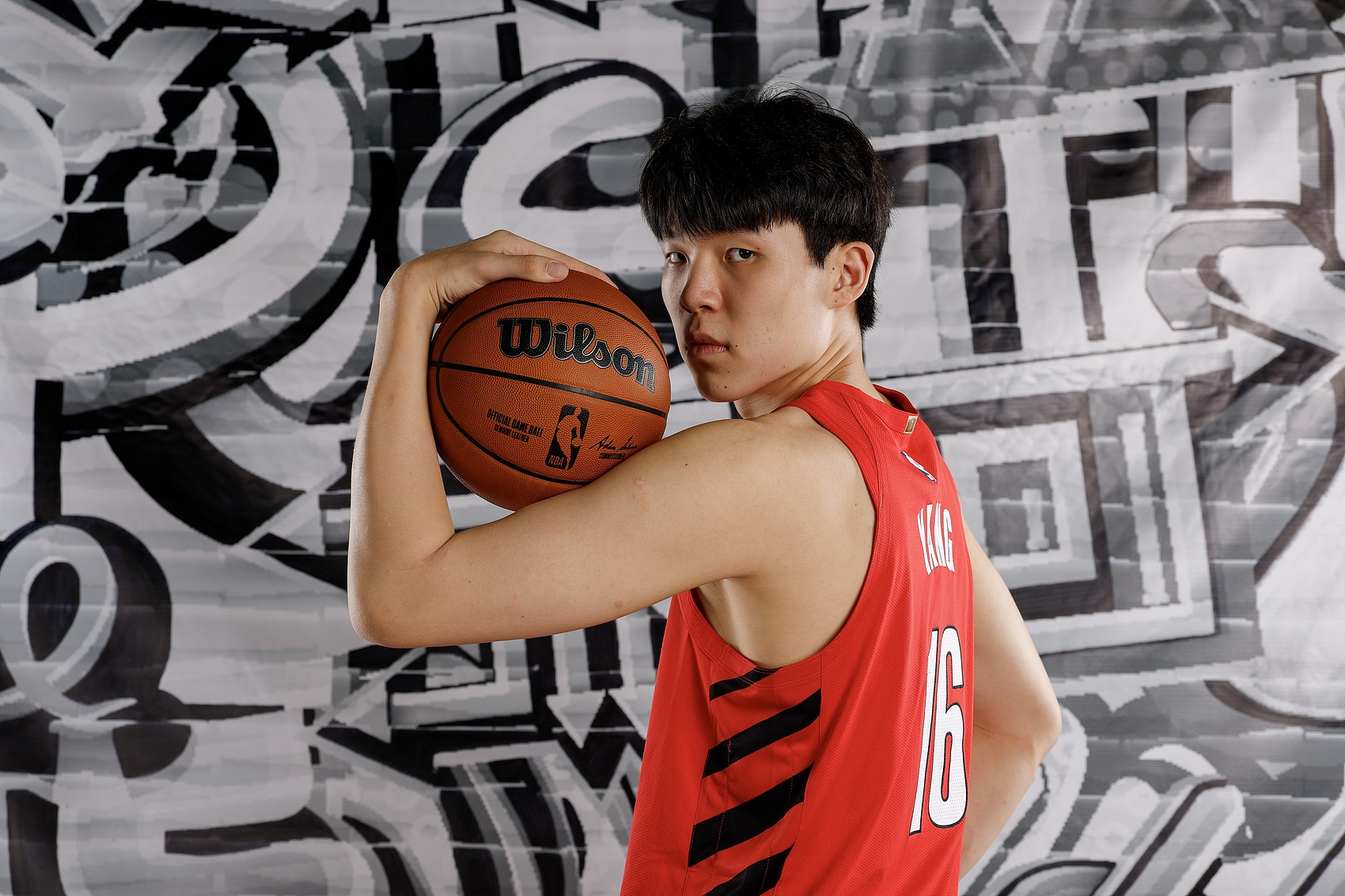 杨瀚森一战击败美国网友：攻防一体的怪物！历史最好！宝藏-加索尔！