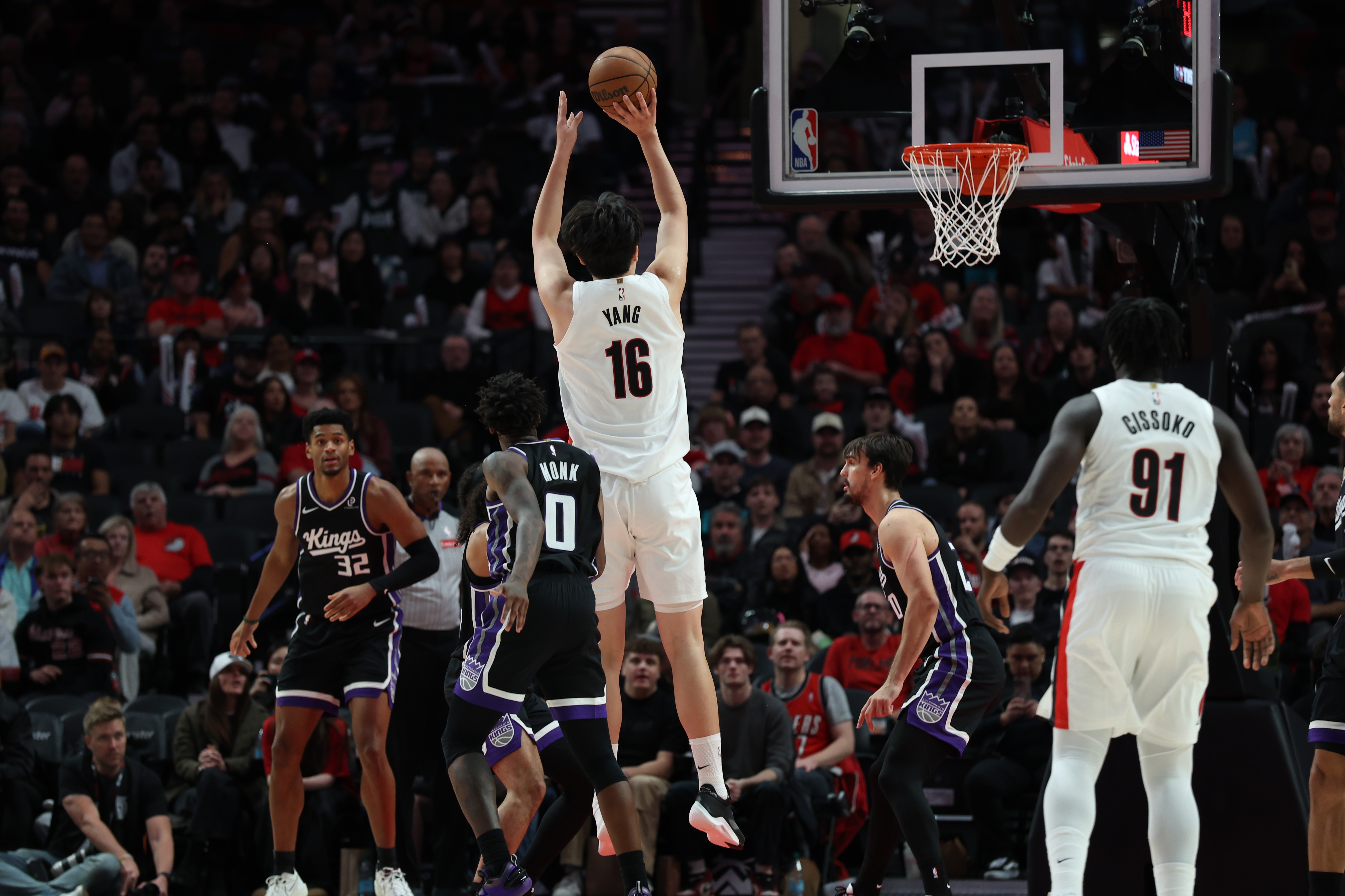 牌面！NBA官方社媒晒杨瀚森数据：16分4篮板3封盖！