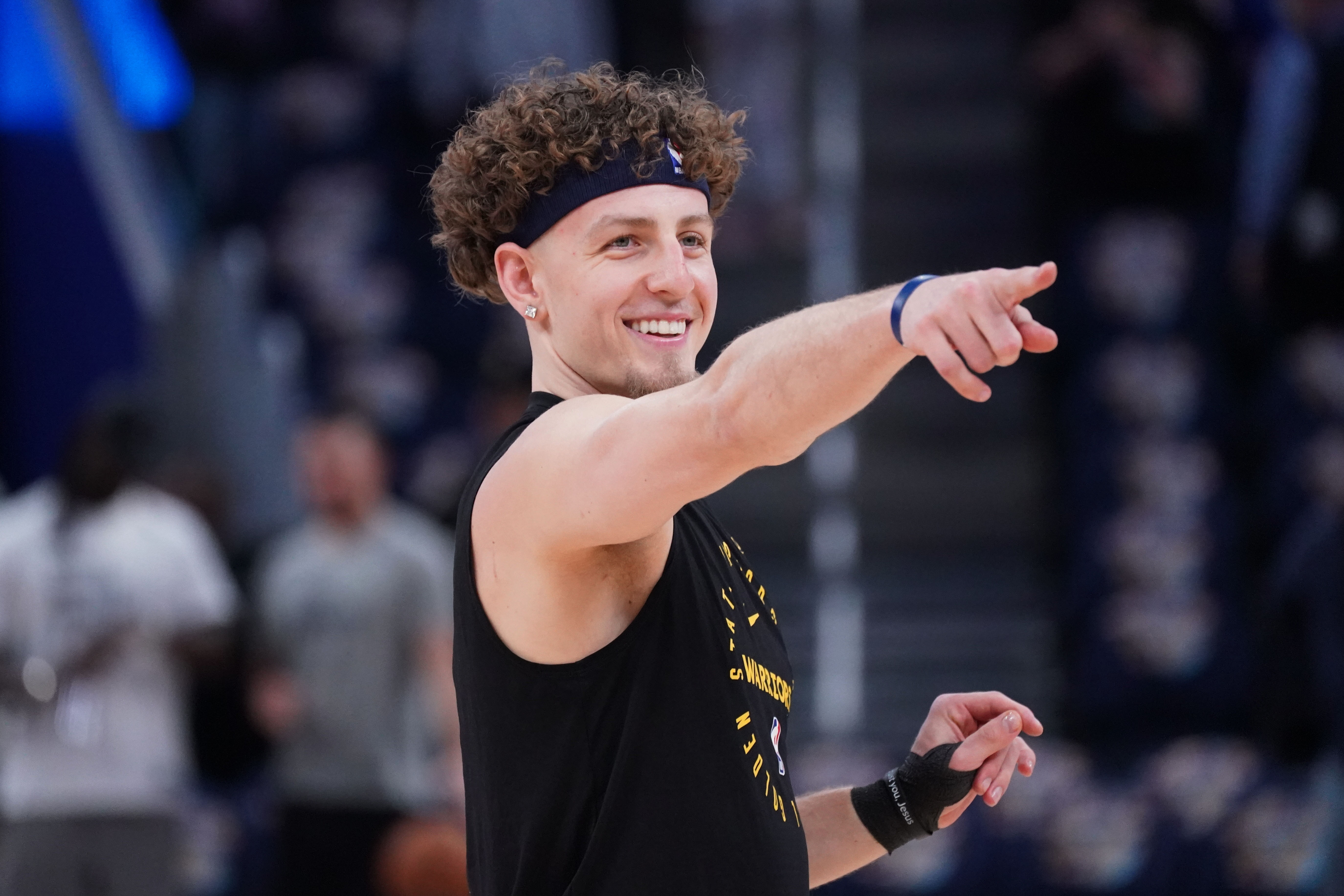 波杰：感觉已经打了6、7年 我可以打首发&成为一名著名的勇士球员。