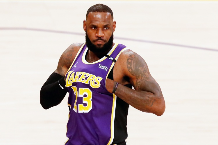 基德：詹姆斯已经打破了所有的记录 他应该被置于更大的神坛之上。