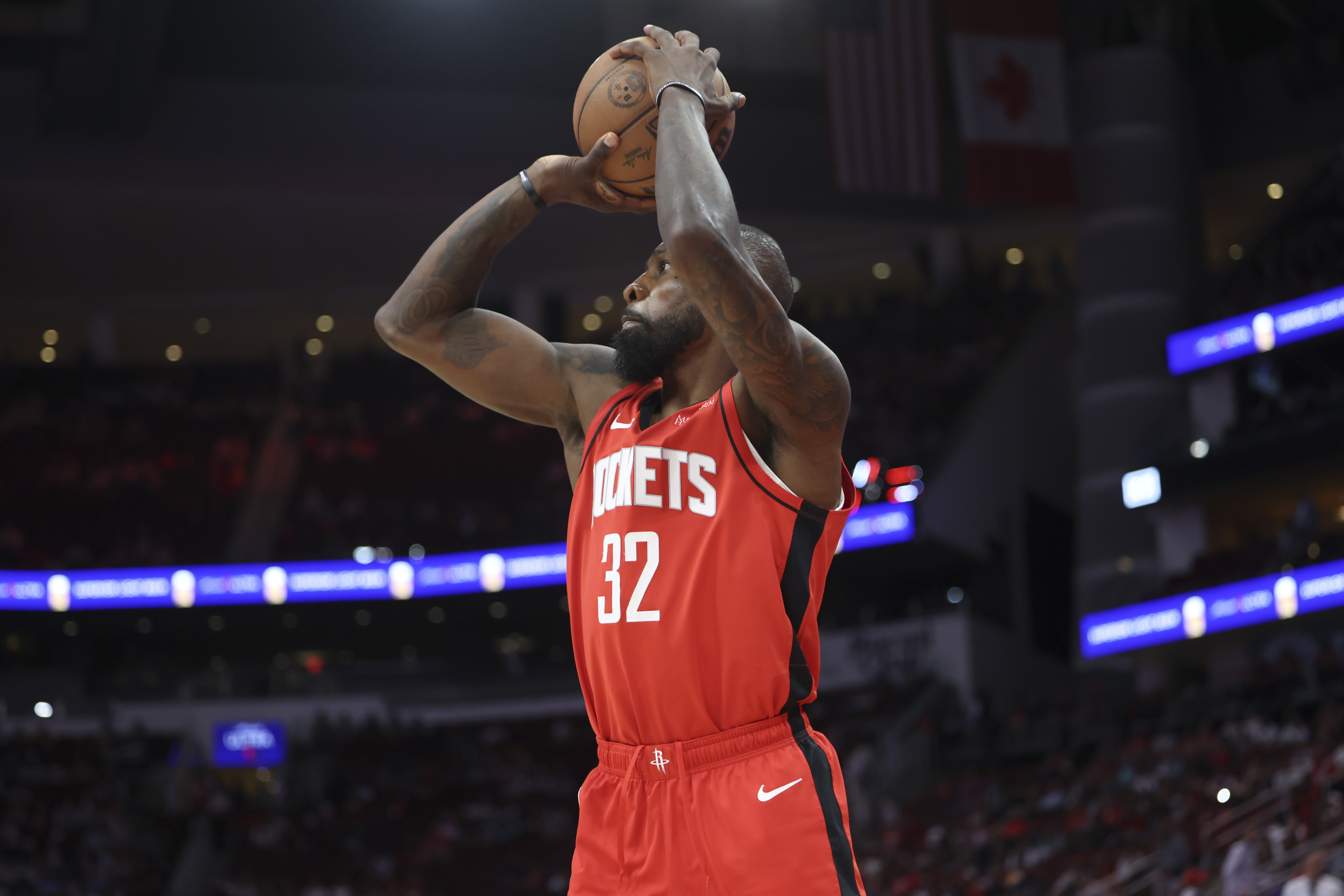 老同志多动！半场17分48秒的杰夫-格林 5中1拿下5分3板1助1断1帽1