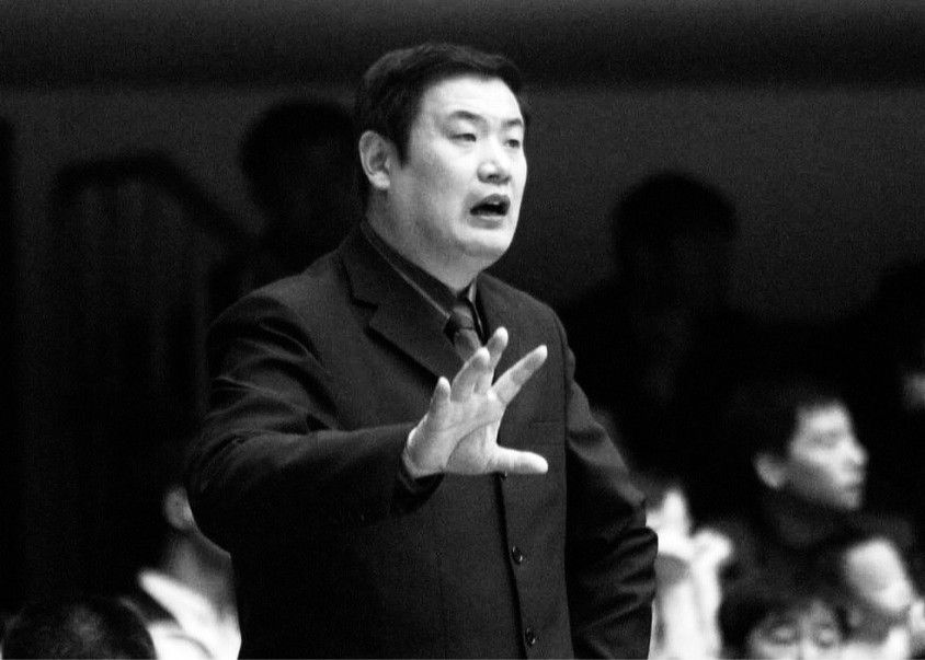杨瀚森更新社媒悼念老师徐长锁：徐导，一路走好。