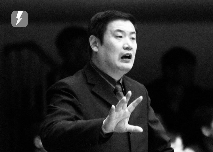 媒体人：青岛男篮名宿徐长锁去世，享年52岁。