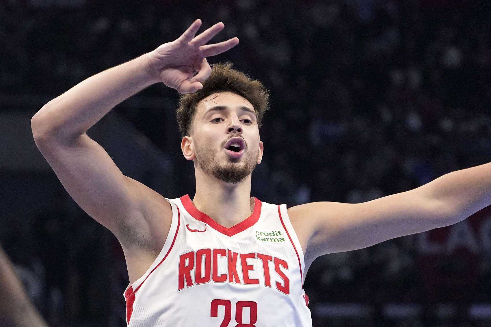 揭幕战至少砍25分5板5助5三分！申京成是历史上第一个取得这一成就的中锋。