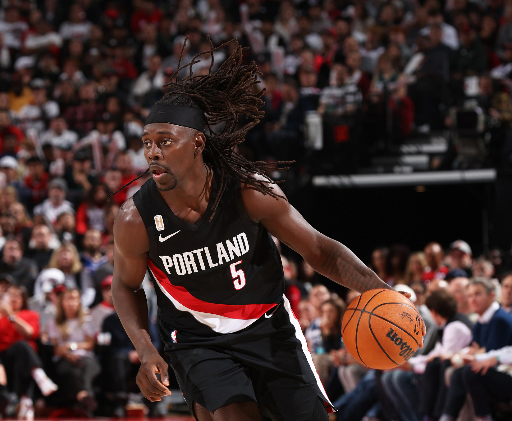 开拓者的三分命中率为47%，全场命中16个远投。