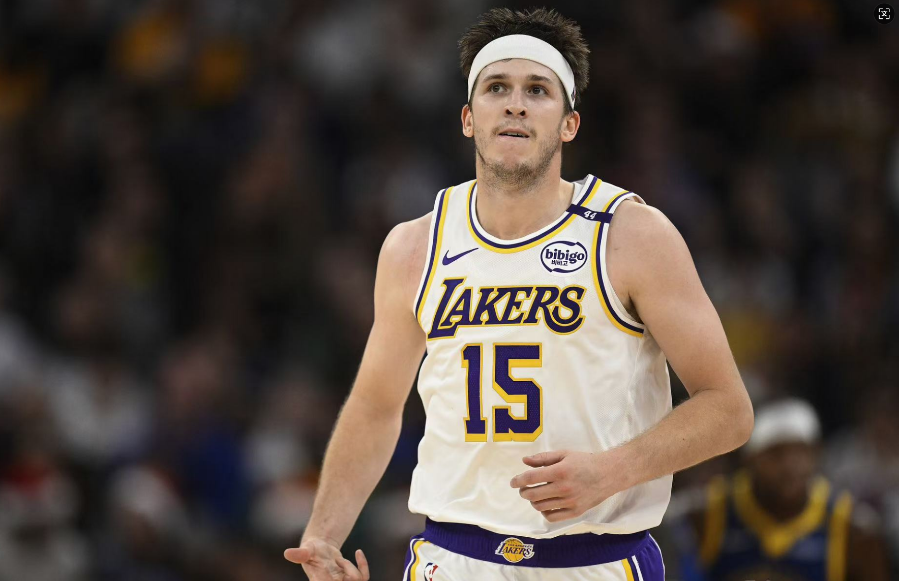 东契奇最好的帮手！里夫斯在两场比赛中获得20名助攻，八村高效砍23分。