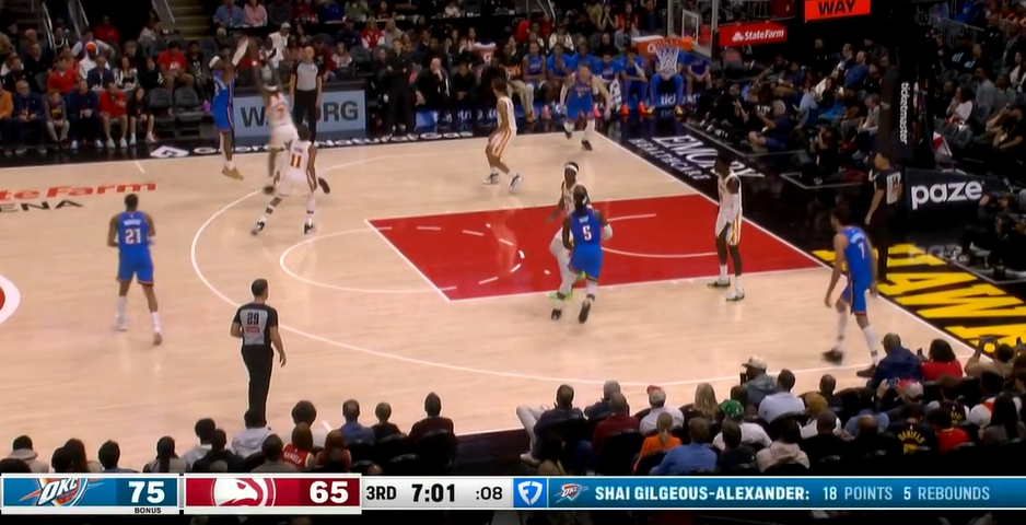 三分也开了！亚历山大在这场比赛中命中个人第一记三分，之前4中0