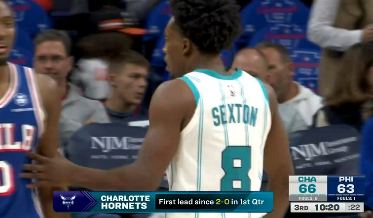 自2-0开始以来，塞克斯顿打成了2+1，黄蜂首次反超。