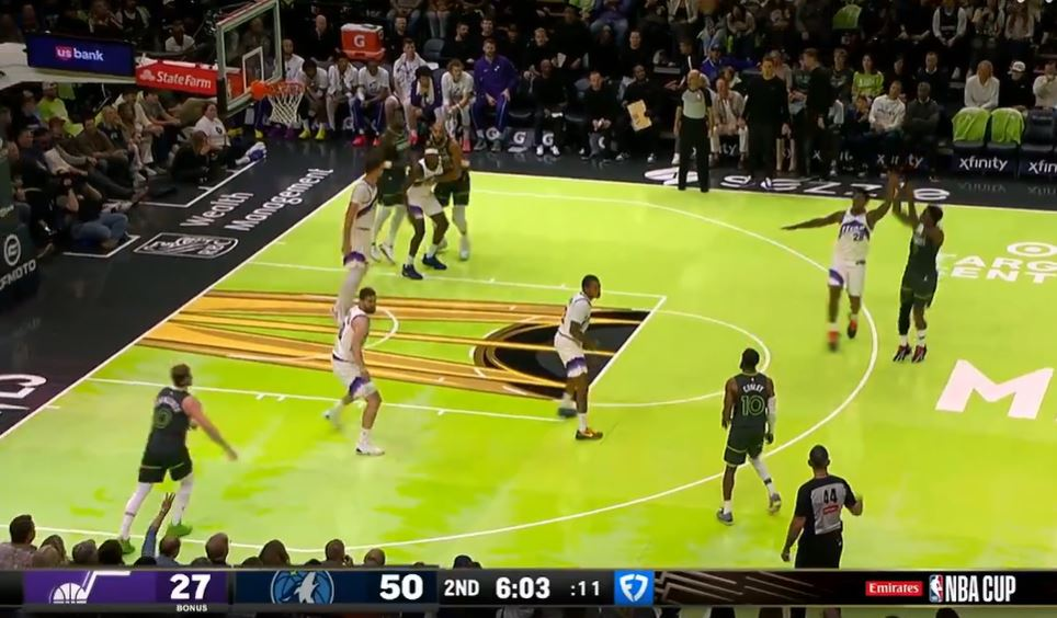 没有机会！爱德华兹三分一箭打停爵士&爵士之前打了10-4