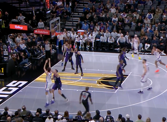 大火收汁！霍姆格伦退步跳投命中，雷霆领先20分以上