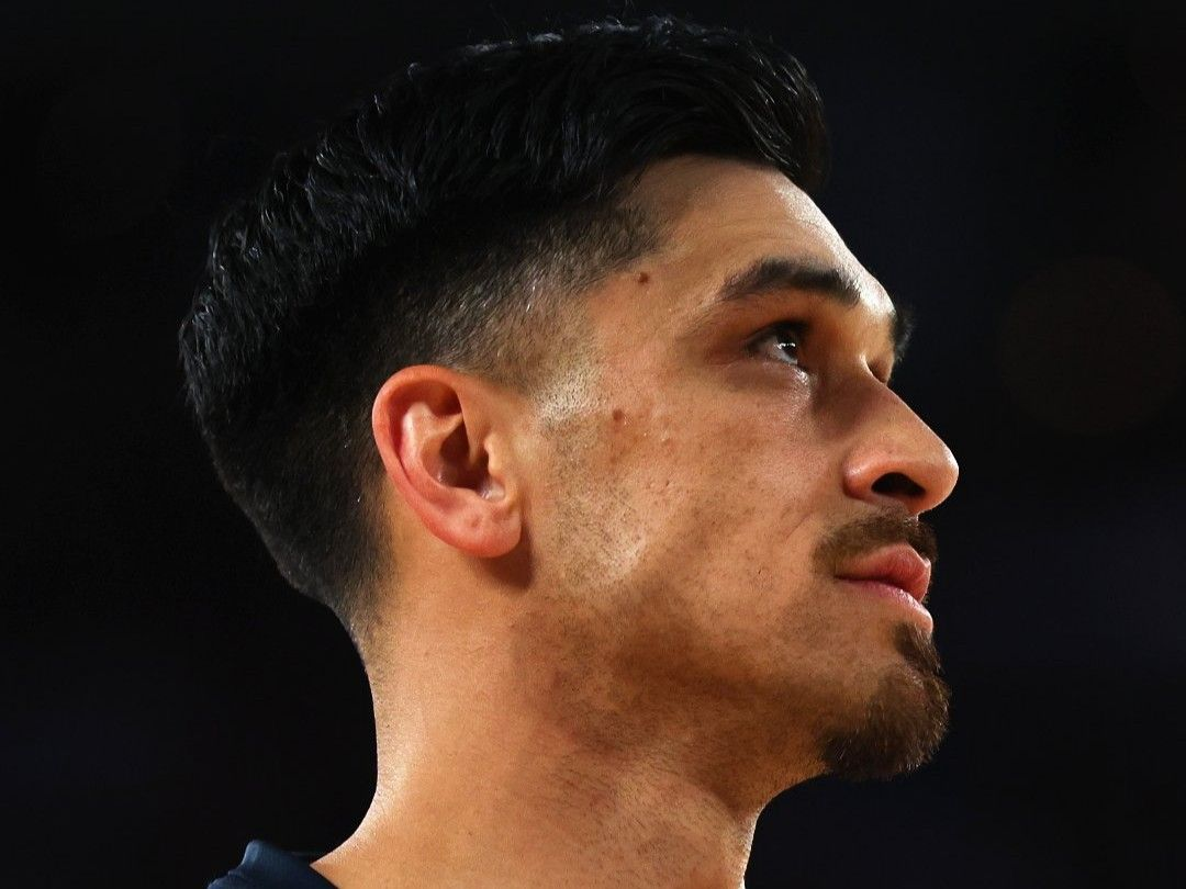 墨尔本联官方：伊利不会和凤凰队一起战斗，预计下周日将对阵子弹复出。