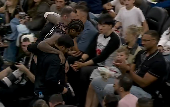 美记：杰伦·格林遭遇右腿筋伤，这场比赛不会回归。