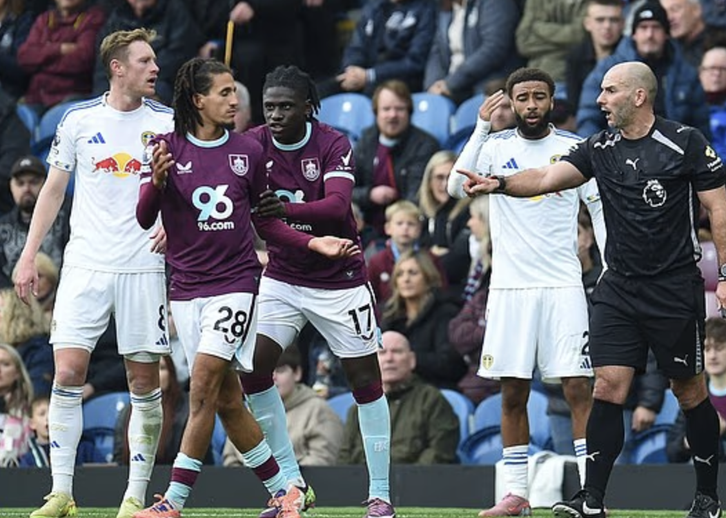 邮报:汉尼拔涉嫌向利兹联球迷吐口水，已被英足总指控。