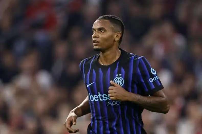 阿坎吉:掌握了出线主动权，我们发誓要三分，渴望留在国际米兰。