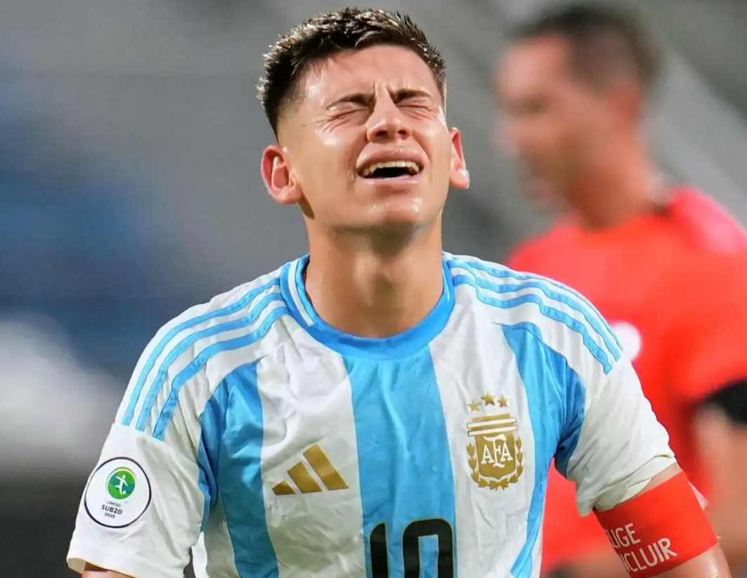 记者：出场时间太少，埃切维里要求曼城终止药厂租赁合同。