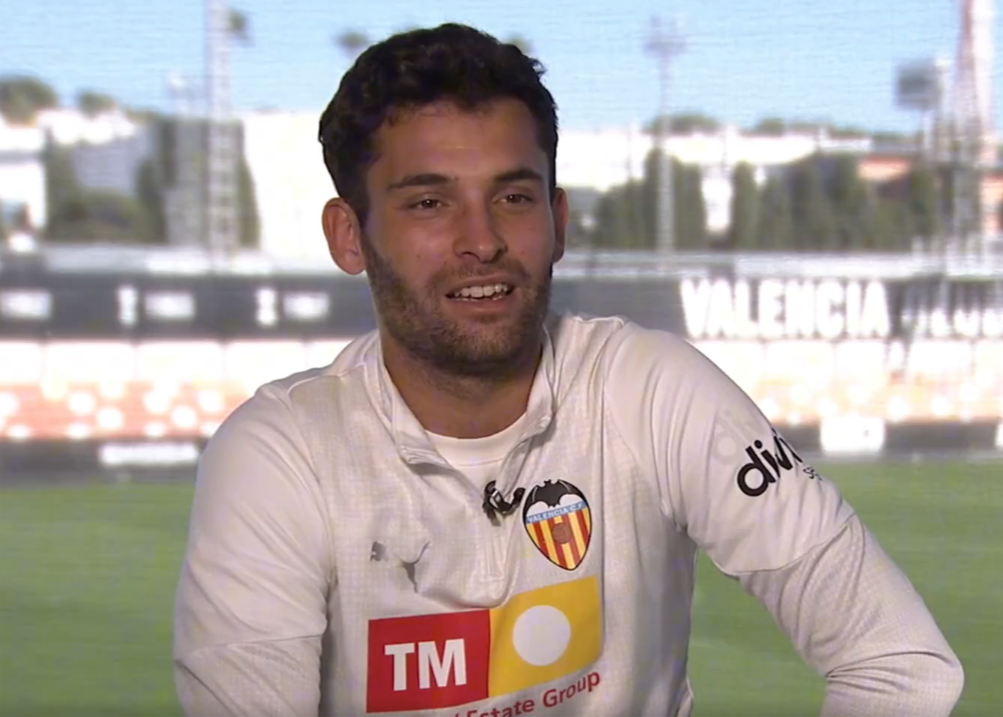 雷速采访了瓦伦前锋杜罗:我离比利亚还很远；感谢皇马给了我机会。