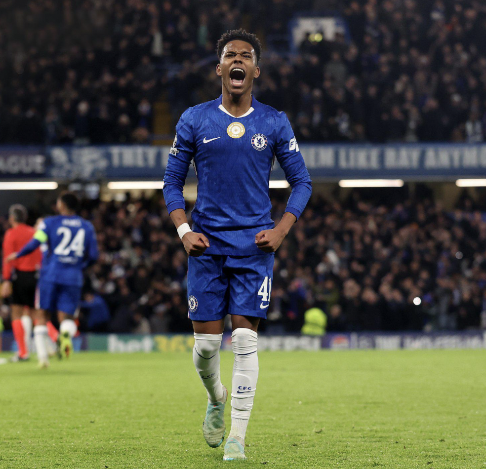 三次欧冠首发都进球了！在姆巴佩和哈兰德之后，埃斯特旺成为第三人。