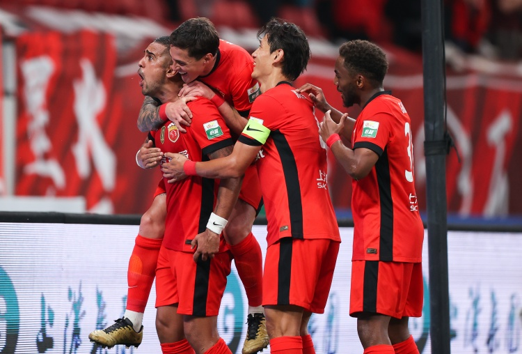 东体:海港只有四名联赛主力首发，中超球队在亚冠联赛中有余而力不足。