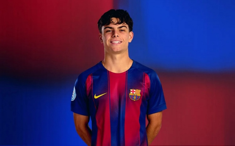 每个身体：18岁的埃斯帕特或者进入巴萨国家德比名单，可以作为右后卫待命。