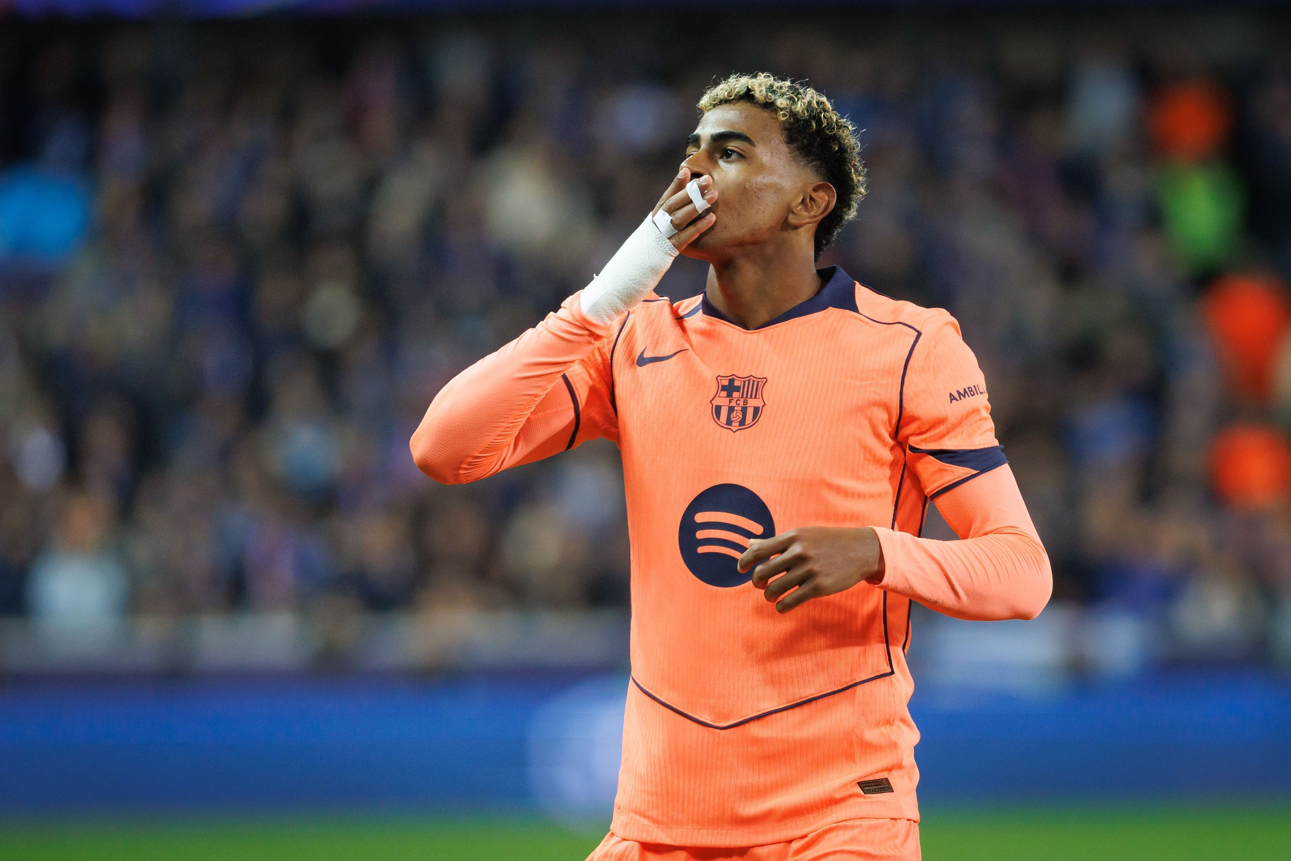 在欧冠历史上，只有两人在19岁之前直接参加了13个进球：亚马尔，姆巴佩。