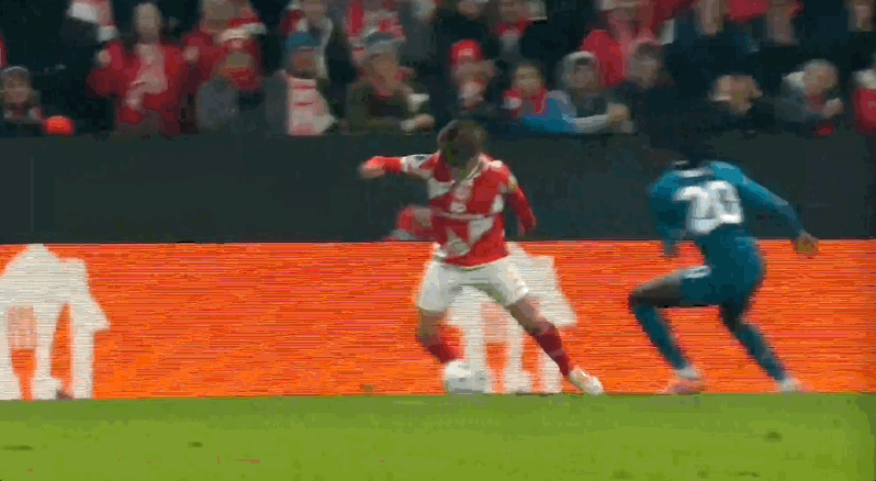 小镇传奇！美因茨2-1佛罗伦萨，李在成头球绝杀。